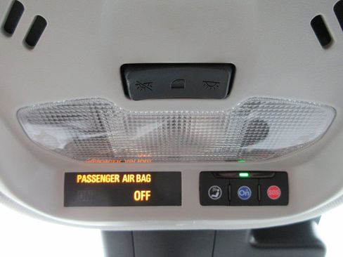Certified 2025 Chevrolet Trax LS w/ LS Convenience Package FWD image 30