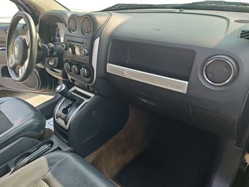 Used 2017 Jeep Compass Latitude AWD/4WD image 15