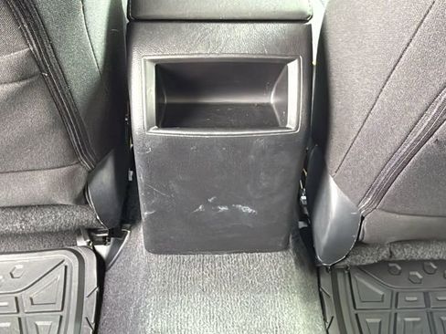 Used 2016 Subaru Outback 2.5i Premium image 15