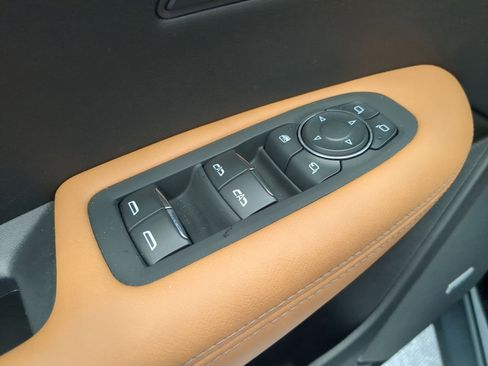 Certified 2023 Cadillac XT5 Premium Luxury w/ Technology Package AWD/4WD image 18