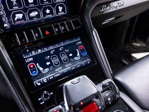 Used 2022 Lamborghini Urus image 44