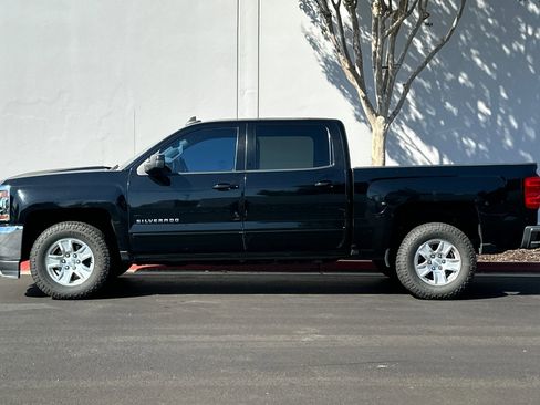 Used 2018 Chevrolet Silverado 1500 LT w/ LT Eassist Package image 7