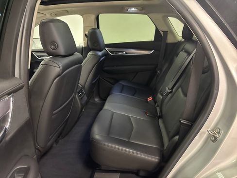 Used 2017 Cadillac XT5 Luxury w/ Driver Awareness Package FWD image 31