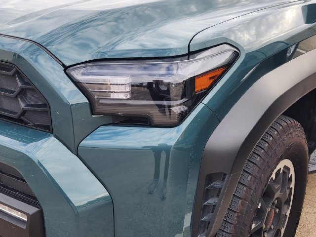 Used 2025 Toyota 4Runner TRD Off-Road Premium w/ Tow Technology Package AWD/4WD image 6
