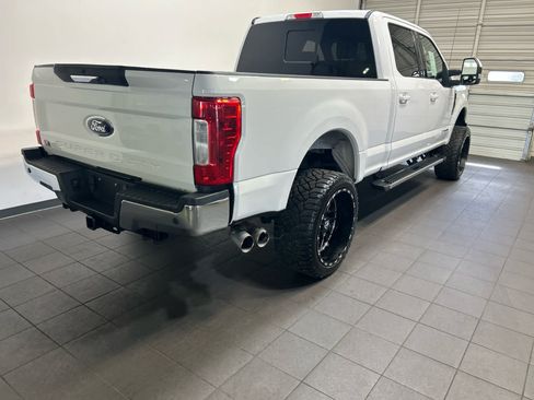 Used 2019 Ford F250 Lariat w/ Lariat Value Package AWD/4WD image 3