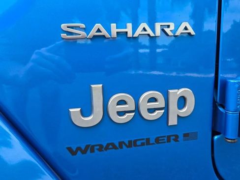 Used 2024 Jeep Wrangler Unlimited Sahara w/ Technology Group AWD/4WD image 11