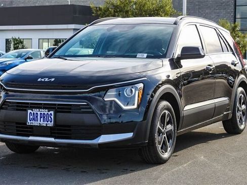 New 2025 Kia Niro EX image 3