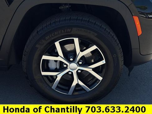 Used 2025 Jeep Grand Cherokee Limited w/ Trailer Tow Package AWD/4WD image 34