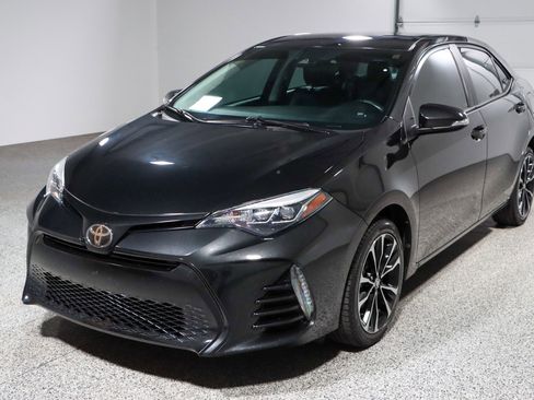 Used 2018 Toyota Corolla SE FWD image 29