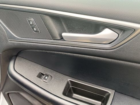 Used 2022 Ford Edge SE w/ Cargo Accessory Package image 12