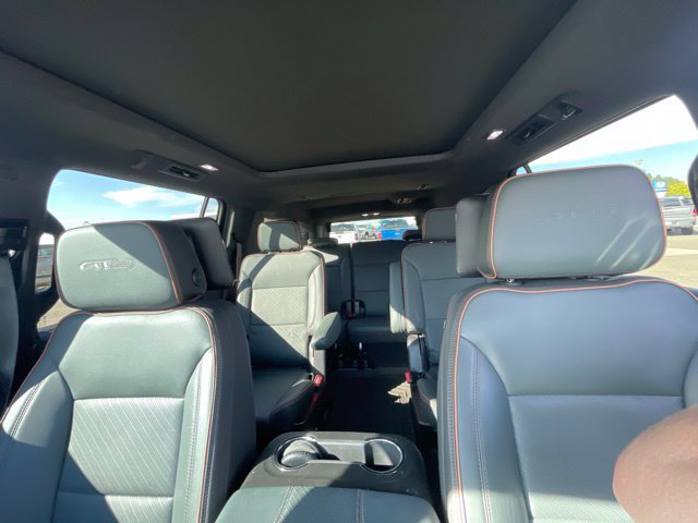 Used 2025 GMC Yukon XL AT4 w/ AT4 Premium Plus Package AWD/4WD image 13