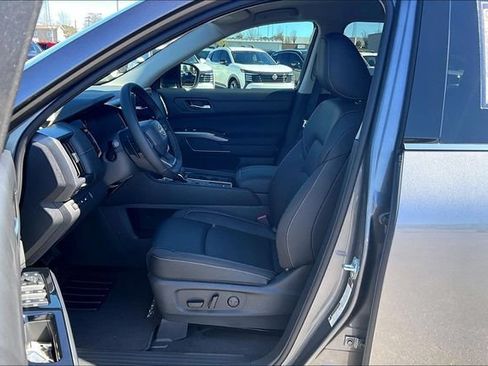 New 2026 Nissan Pathfinder SL FWD image 10