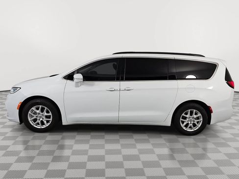 Used 2022 Chrysler Pacifica Touring-L FWD image 5