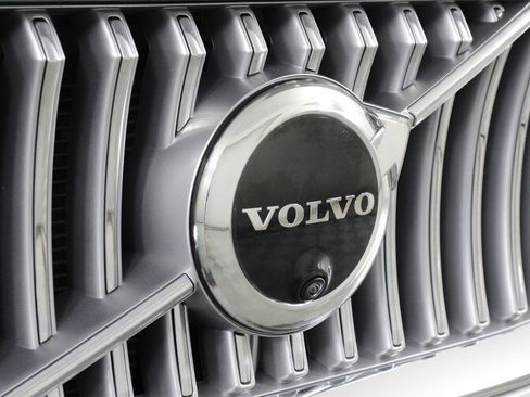 Certified 2023 Volvo XC90 T8 Ultimate w/ Lounge Package image 27