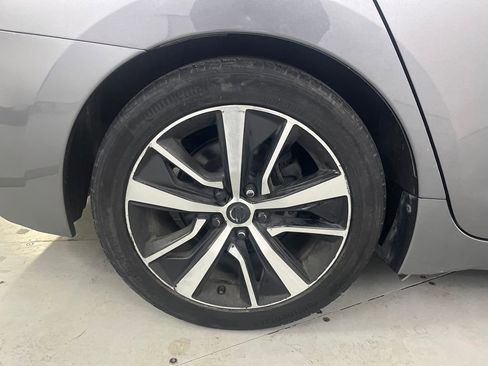 Used 2022 Nissan Maxima SV w/ Floor Mat Group image 17