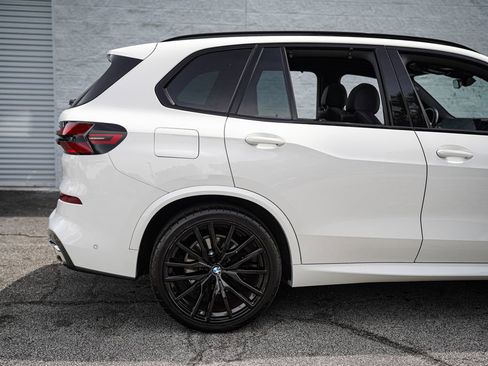 Used 2024 BMW X5 xDrive40i w/ M Sport Package AWD/4WD image 16