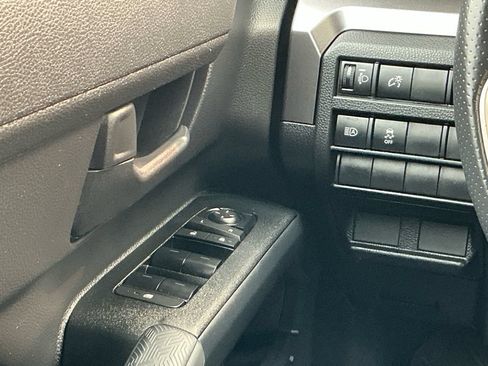 Used 2025 Toyota 4Runner SR5 RWD image 19