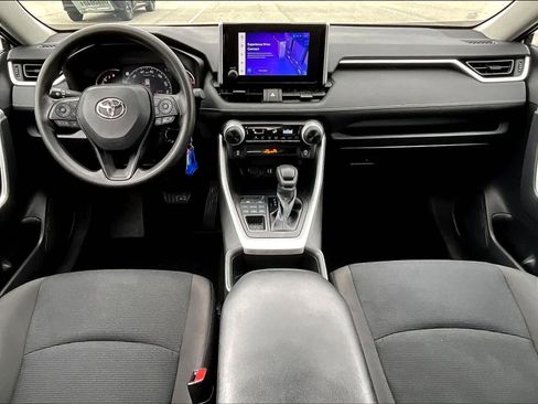 Used 2023 Toyota RAV4 LE AWD/4WD image 21