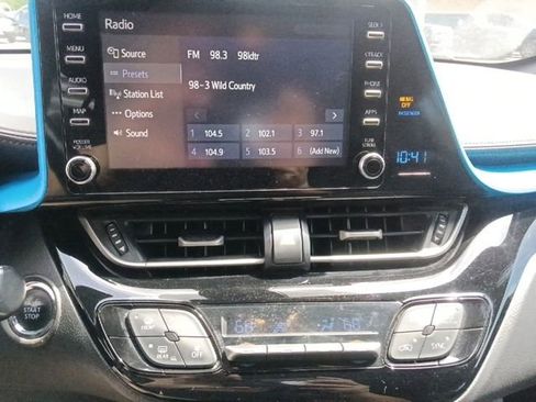 Used 2019 Toyota C-HR XLE FWD image 21