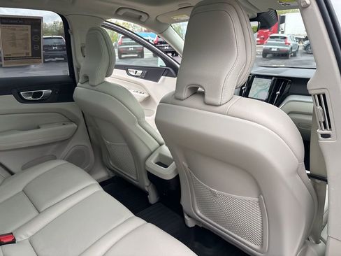Certified 2023 Volvo XC60 B5 Plus AWD/4WD image 36