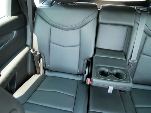 Used 2024 Cadillac XT5 Sportv w/ LPO, Floor Liner Package AWD/4WD image 10