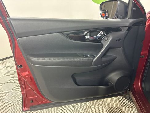 Used 2022 Nissan Rogue Sport SL w/ Premium Package image 26