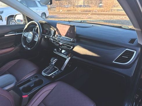 Used 2022 Kia Seltos SX w/ Sunroof Package image 30