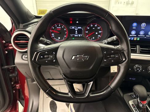 Used 2024 Chevrolet Trax RS FWD image 14