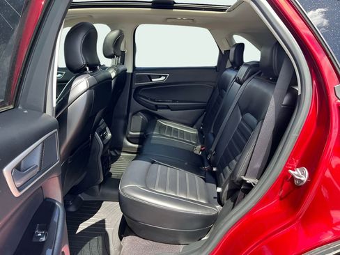 Used 2019 Ford Edge SEL w/ Equipment Group 201A FWD image 12