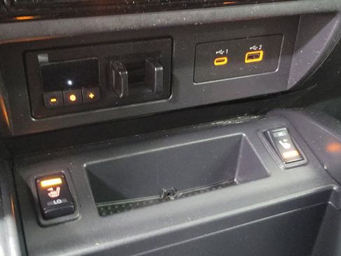 Used 2023 Nissan Titan PRO-4X w/ Pro-4x Convenience Package image 33