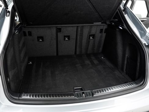 Certified 2026 Porsche Macan AWD/4WD image 30