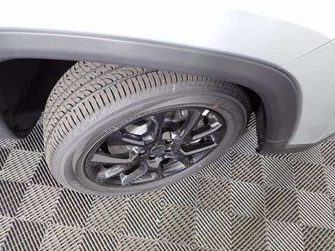 New 2026 Jeep Compass Latitude image 33