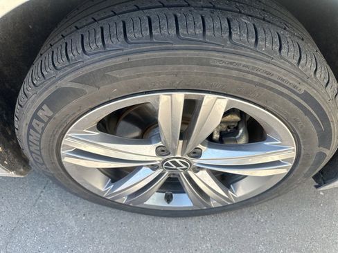 Used 2024 Volkswagen Jetta SE image 3