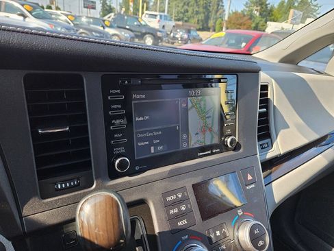 Used 2019 Toyota Sienna XLE w/ XLE Navigation Package AWD/4WD image 25