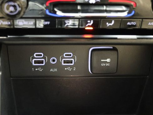 Used 2025 Jeep Grand Cherokee Limited AWD/4WD image 24