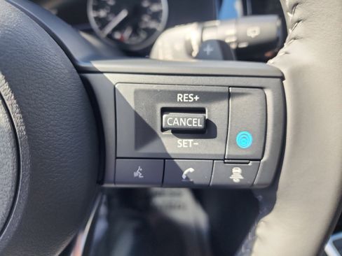 New 2025 Nissan Pathfinder SV w/ Black Appearance Package image 18