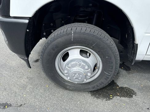 New 2023 RAM 3500 Tradesman w/ Max Tow Package image 16