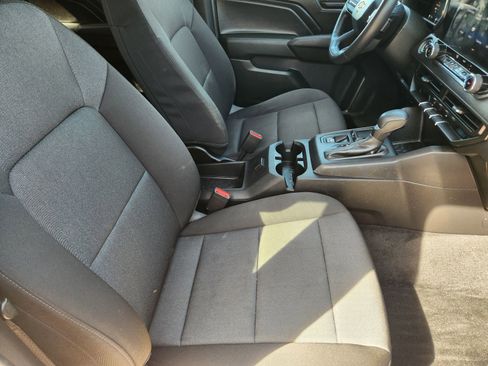 Used 2024 Chevrolet Colorado W/T image 15