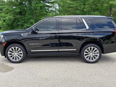 Used 2023 GMC Yukon Denali AWD/4WD image 5