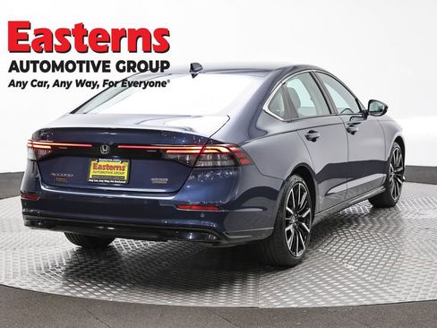 Used 2025 Honda Accord Touring image 5