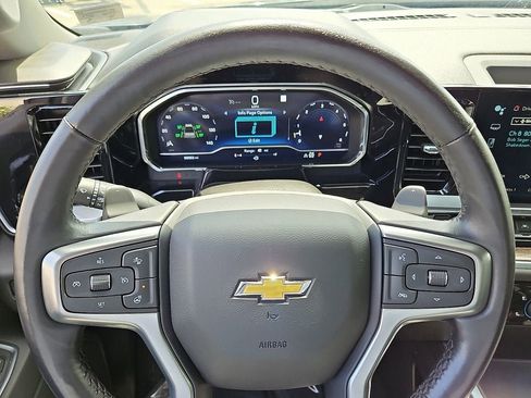Certified 2022 Chevrolet Silverado 1500 LT AWD/4WD image 18