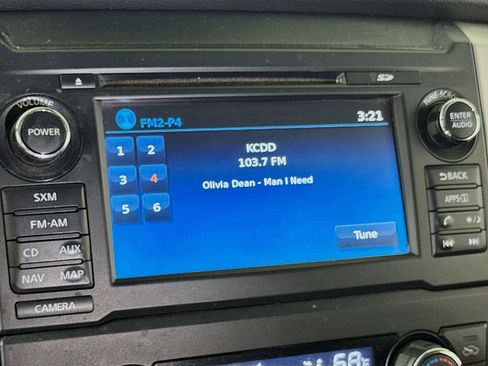 Used 2017 Nissan Titan SV RWD image 13