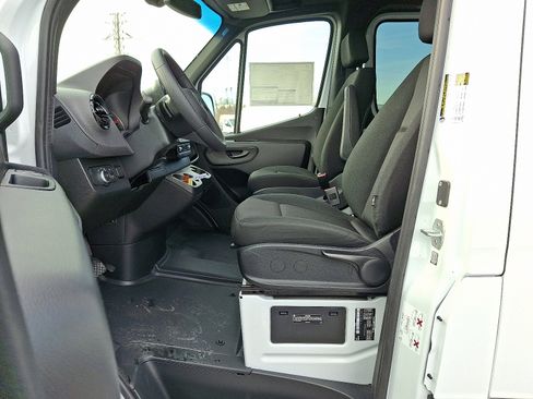 New 2025 Mercedes-Benz Sprinter 2500 image 12