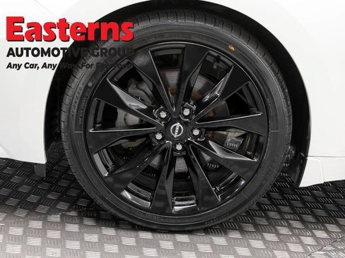 Used 2023 Nissan Maxima SR w/ Sport Mat Group FWD image 35