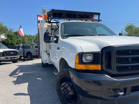 Used 2001 Ford F550 4x4 Regular Cab Super Duty image 2