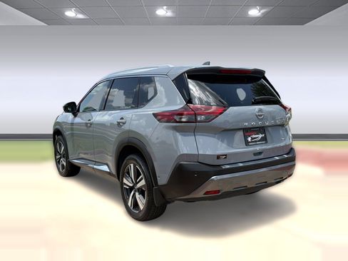 Used 2023 Nissan Rogue SL w/ SL Premium Package FWD image 3