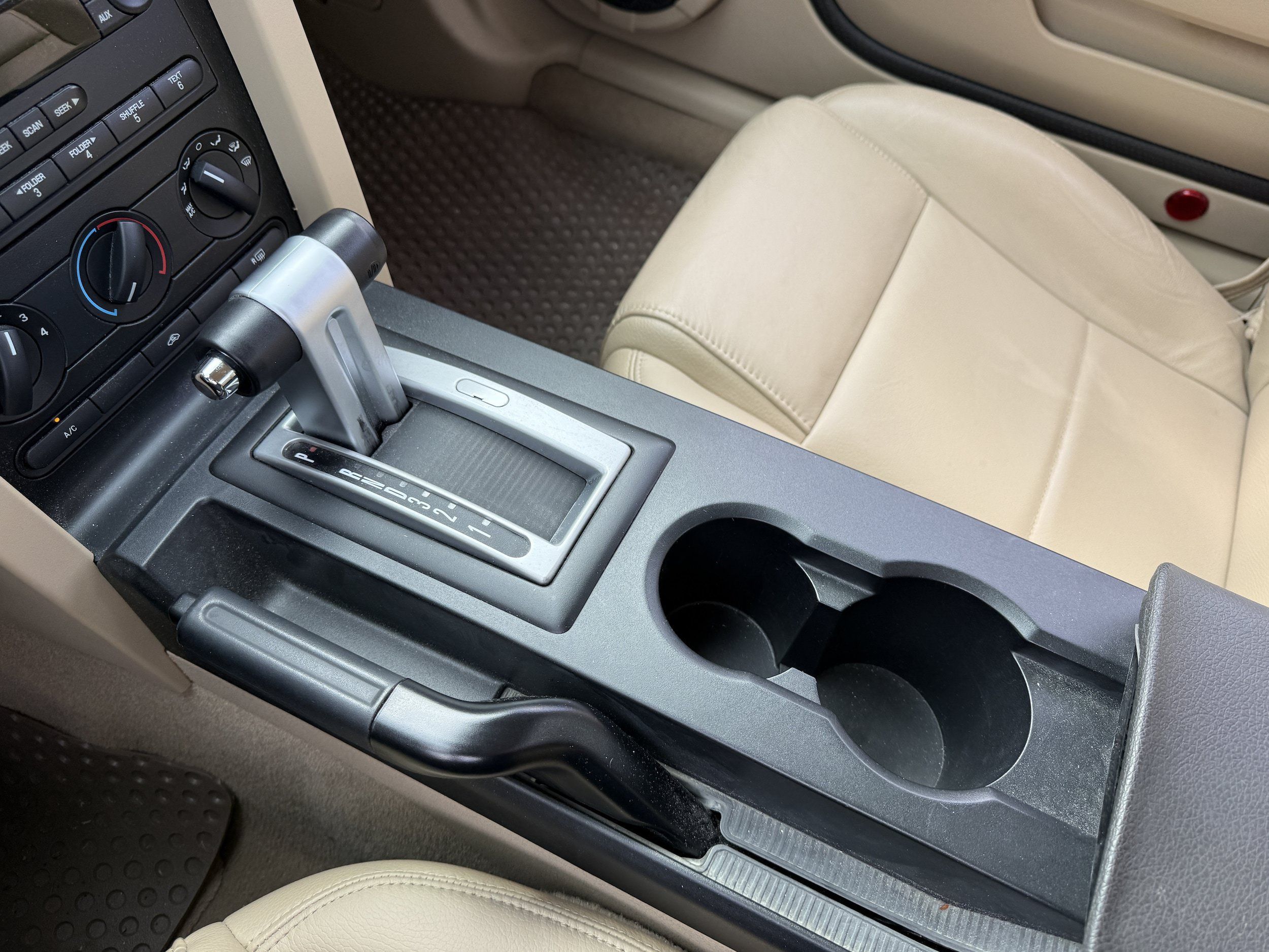 Used 2005 Ford Mustang Premium RWD image 16
