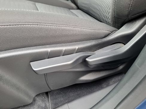 Used 2025 Chevrolet Equinox LT AWD/4WD image 13