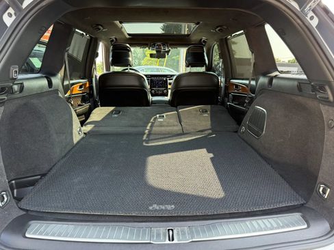 Used 2022 Jeep Grand Cherokee Summit AWD/4WD image 18