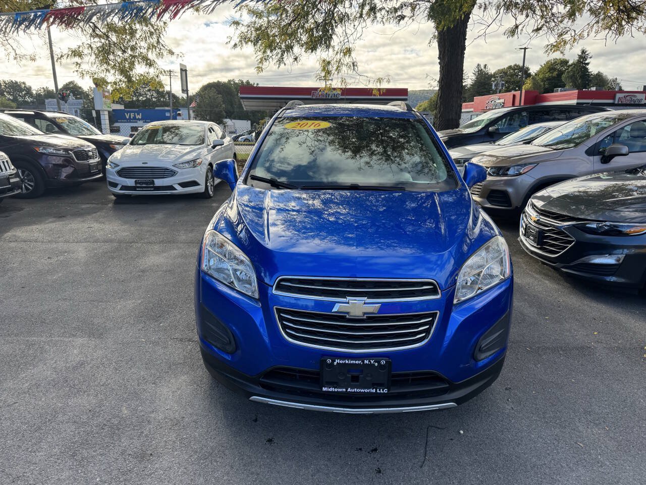 Used 2016 Chevrolet Trax LT w/ LT Convenience Package AWD/4WD image 3